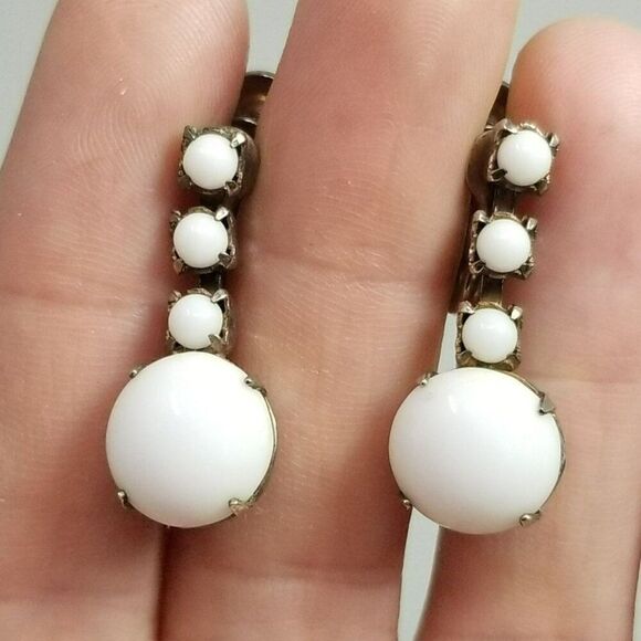 Vintage White Glass Cabochon Dangle Clip On Earrings, Prong Set, Screw Backs - Picture 1 of 6